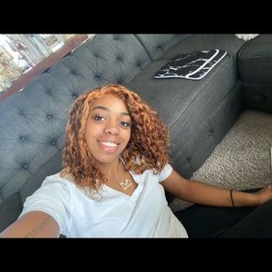 Meet your Posher, Addrienne